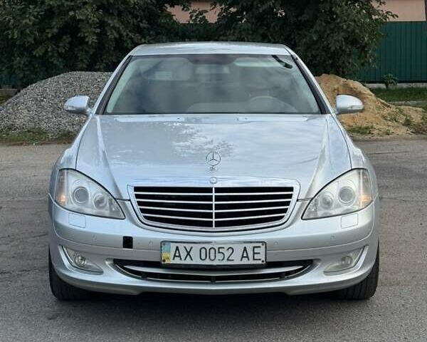 Серый Мерседес С Класс, объемом двигателя 4.7 л и пробегом 395 тыс. км за 8999 $, фото 1 на Automoto.ua