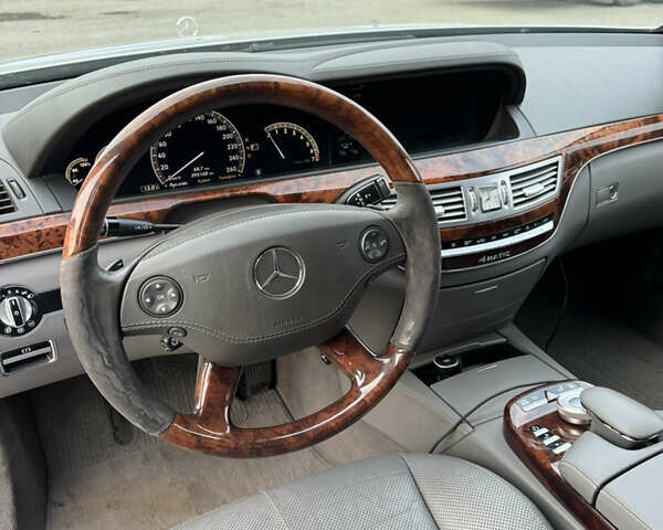 Серый Мерседес С Класс, объемом двигателя 4.7 л и пробегом 395 тыс. км за 8999 $, фото 15 на Automoto.ua