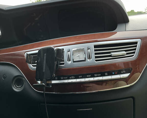 Мерседес С Клас 2008 у Києві на Automoto.ua Сірий Мерседес С Клас, об'ємом двигуна 3.5 л та пробігом 330 тис. км за 10000 $, фото 4 на Automoto.ua