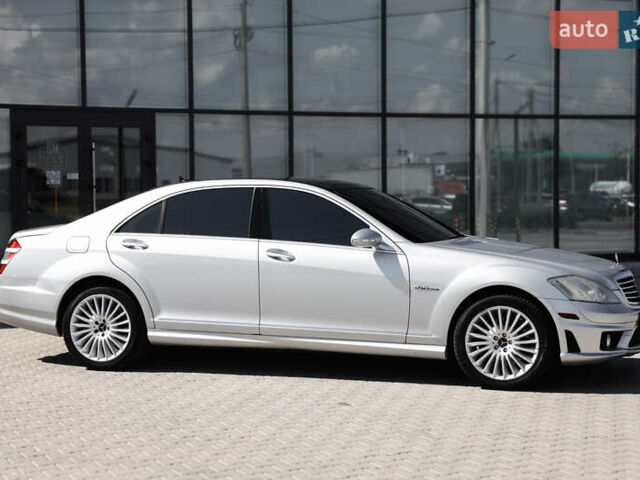 Серый Мерседес С Класс, объемом двигателя 6.2 л и пробегом 177 тыс. км за 15500 $, фото 19 на Automoto.ua
