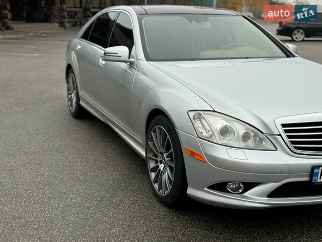 Серый Мерседес С Класс, объемом двигателя 5.5 л и пробегом 203 тыс. км за 14900 $, фото 9 на Automoto.ua