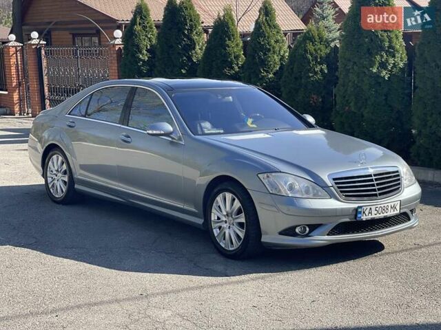 Сірий Мерседес С Клас, об'ємом двигуна 5.46 л та пробігом 141 тис. км за 16000 $, фото 14 на Automoto.ua
