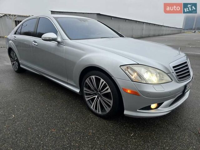 Серый Мерседес С Класс, объемом двигателя 5.5 л и пробегом 260 тыс. км за 10800 $, фото 32 на Automoto.ua