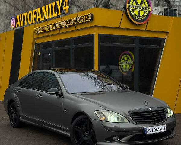 Сірий Мерседес С Клас, об'ємом двигуна 5.46 л та пробігом 314 тис. км за 8500 $, фото 2 на Automoto.ua