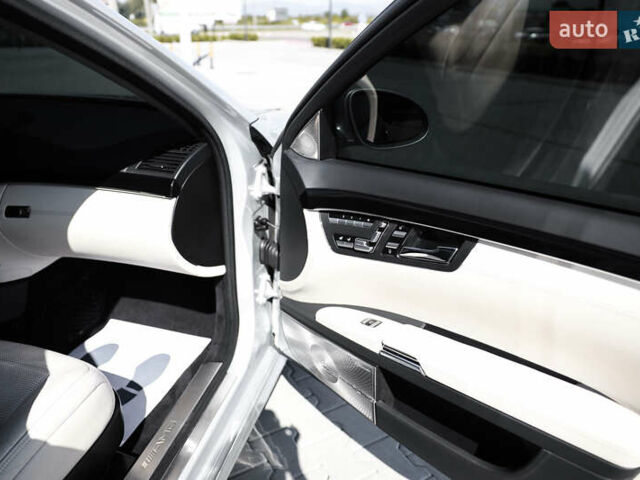 Серый Мерседес С Класс, объемом двигателя 6.2 л и пробегом 177 тыс. км за 15500 $, фото 76 на Automoto.ua