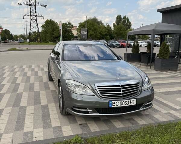Серый Мерседес С Класс, объемом двигателя 5.5 л и пробегом 268 тыс. км за 14500 $, фото 7 на Automoto.ua