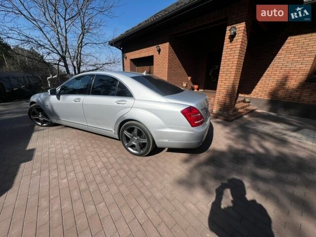 Серый Мерседес С Класс, объемом двигателя 3.5 л и пробегом 230 тыс. км за 17500 $, фото 5 на Automoto.ua