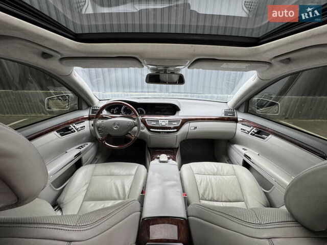 Сірий Мерседес С Клас, об'ємом двигуна 5.46 л та пробігом 218 тис. км за 13200 $, фото 25 на Automoto.ua