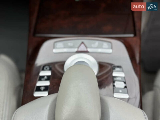 Сірий Мерседес С Клас, об'ємом двигуна 5.46 л та пробігом 218 тис. км за 13200 $, фото 19 на Automoto.ua