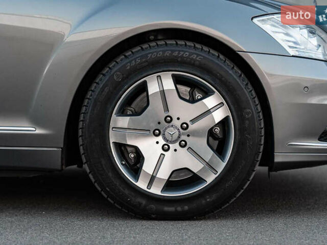 Серый Мерседес С Класс, объемом двигателя 6.21 л и пробегом 34 тыс. км за 80000 $, фото 18 на Automoto.ua