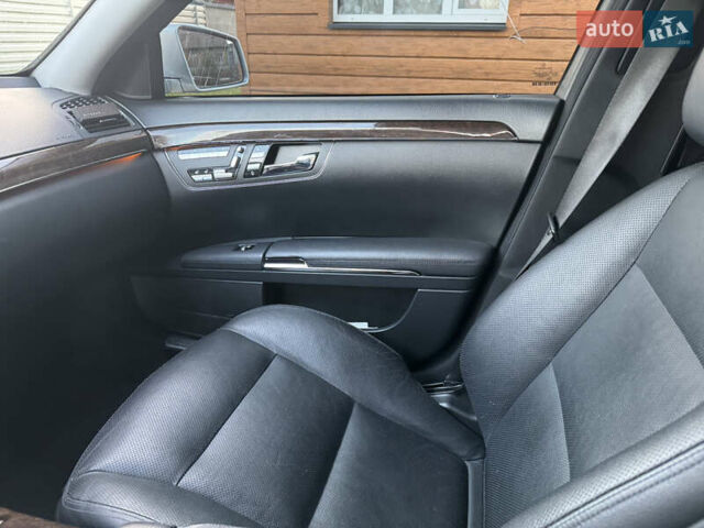 Серый Мерседес С Класс, объемом двигателя 2.99 л и пробегом 160 тыс. км за 18000 $, фото 18 на Automoto.ua