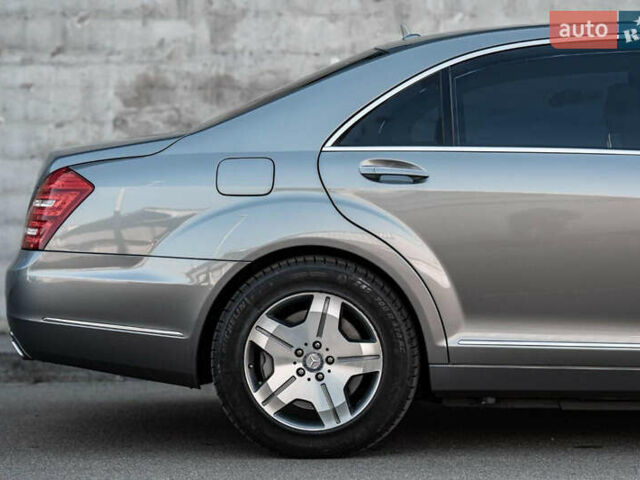 Серый Мерседес С Класс, объемом двигателя 6.21 л и пробегом 34 тыс. км за 80000 $, фото 5 на Automoto.ua