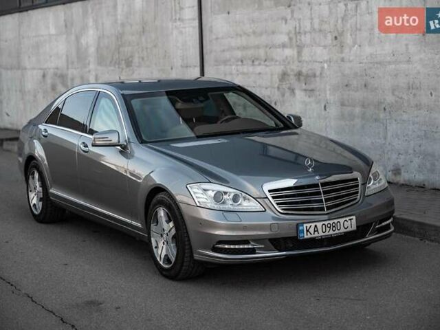 Серый Мерседес С Класс, объемом двигателя 6.21 л и пробегом 34 тыс. км за 80000 $, фото 4 на Automoto.ua