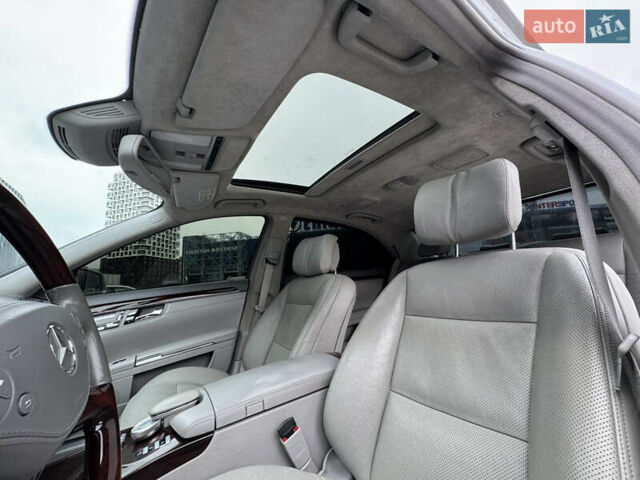 Сірий Мерседес С Клас, об'ємом двигуна 5.46 л та пробігом 218 тис. км за 13200 $, фото 30 на Automoto.ua