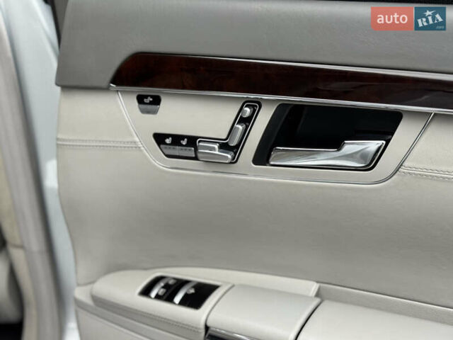 Сірий Мерседес С Клас, об'ємом двигуна 5.46 л та пробігом 218 тис. км за 13200 $, фото 21 на Automoto.ua