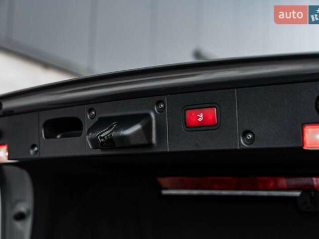 Серый Мерседес С Класс, объемом двигателя 6.21 л и пробегом 34 тыс. км за 80000 $, фото 63 на Automoto.ua