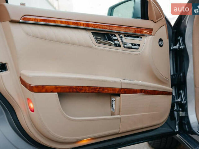 Серый Мерседес С Класс, объемом двигателя 6.21 л и пробегом 34 тыс. км за 80000 $, фото 38 на Automoto.ua