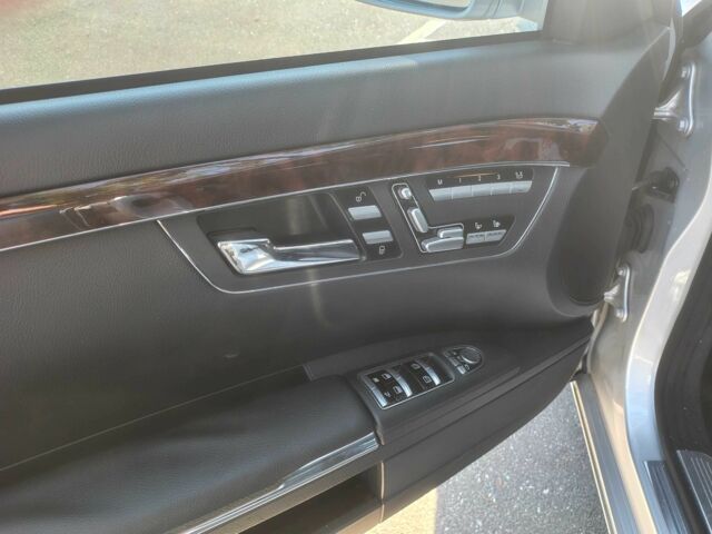 Серый Мерседес С Класс, объемом двигателя 3.5 л и пробегом 155 тыс. км за 12900 $, фото 11 на Automoto.ua