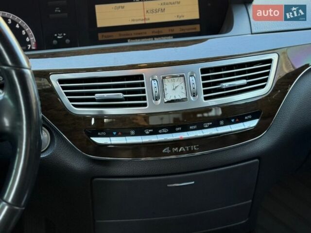 Серый Мерседес С Класс, объемом двигателя 5.5 л и пробегом 224 тыс. км за 14500 $, фото 17 на Automoto.ua