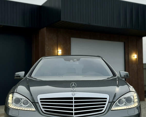 Серый Мерседес С Класс, объемом двигателя 3 л и пробегом 255 тыс. км за 16900 $, фото 10 на Automoto.ua