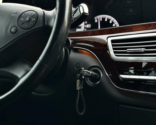 Серый Мерседес С Класс, объемом двигателя 3 л и пробегом 255 тыс. км за 16900 $, фото 41 на Automoto.ua