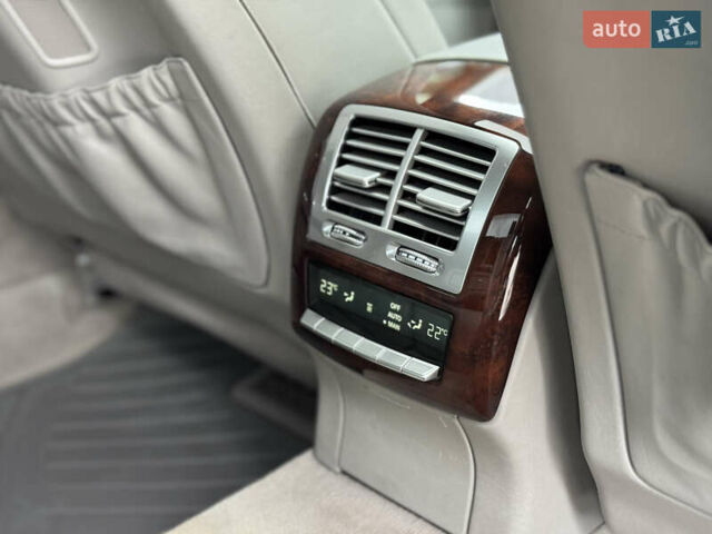 Сірий Мерседес С Клас, об'ємом двигуна 5.46 л та пробігом 218 тис. км за 13200 $, фото 23 на Automoto.ua