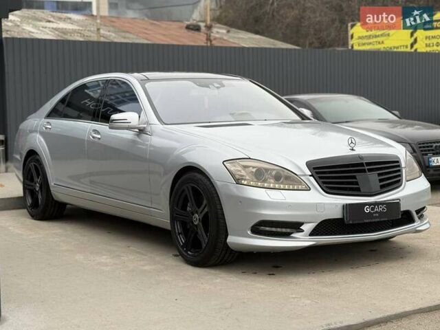 Сірий Мерседес С Клас, об'ємом двигуна 4.66 л та пробігом 195 тис. км за 11500 $, фото 2 на Automoto.ua