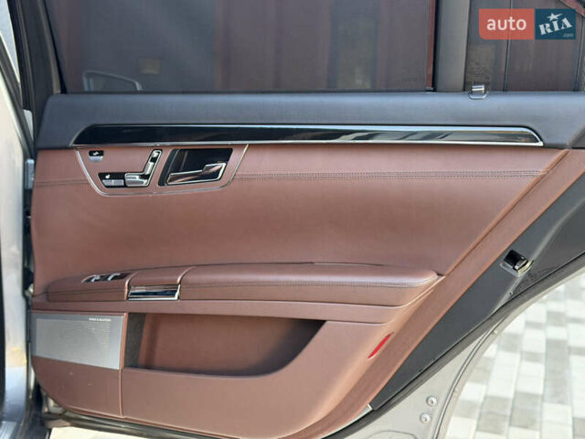 Сірий Мерседес С Клас, об'ємом двигуна 3 л та пробігом 270 тис. км за 19500 $, фото 28 на Automoto.ua