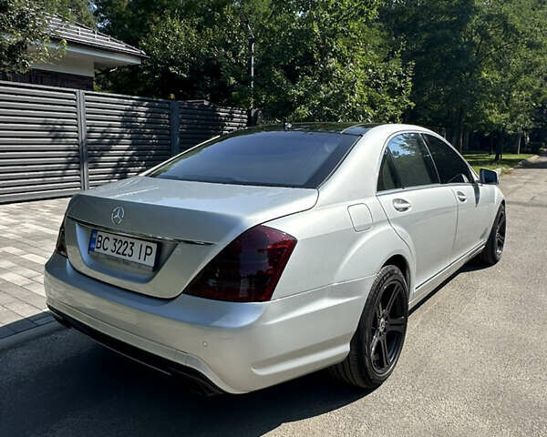 Серый Мерседес С Класс, объемом двигателя 4.66 л и пробегом 195 тыс. км за 13499 $, фото 5 на Automoto.ua