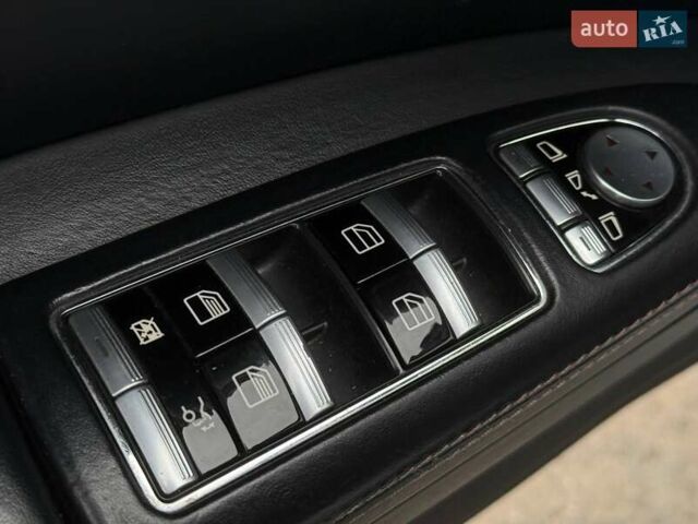 Сірий Мерседес С Клас, об'ємом двигуна 4.66 л та пробігом 195 тис. км за 11500 $, фото 16 на Automoto.ua