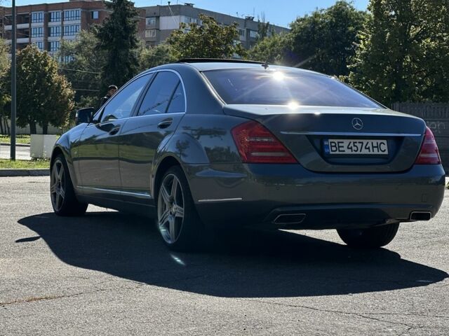 Сірий Мерседес С Клас, об'ємом двигуна 3 л та пробігом 220 тис. км за 11547 $, фото 3 на Automoto.ua