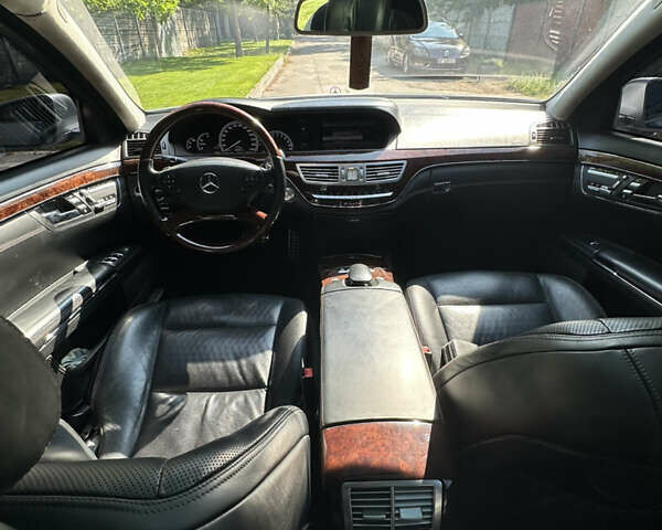 Серый Мерседес С Класс, объемом двигателя 4.66 л и пробегом 195 тыс. км за 13499 $, фото 16 на Automoto.ua