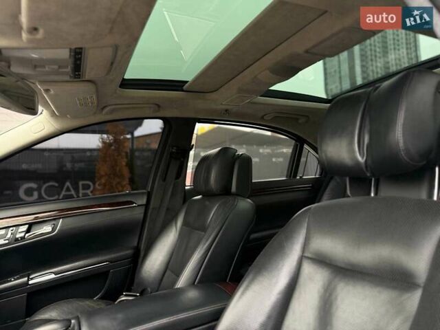 Сірий Мерседес С Клас, об'ємом двигуна 4.66 л та пробігом 195 тис. км за 11500 $, фото 25 на Automoto.ua