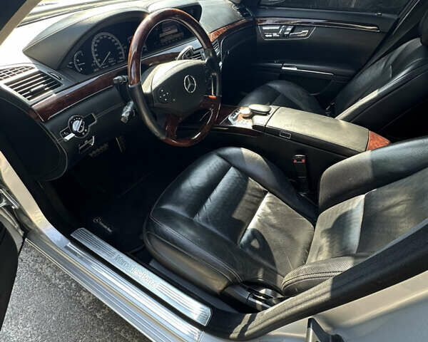 Серый Мерседес С Класс, объемом двигателя 4.66 л и пробегом 195 тыс. км за 13499 $, фото 12 на Automoto.ua