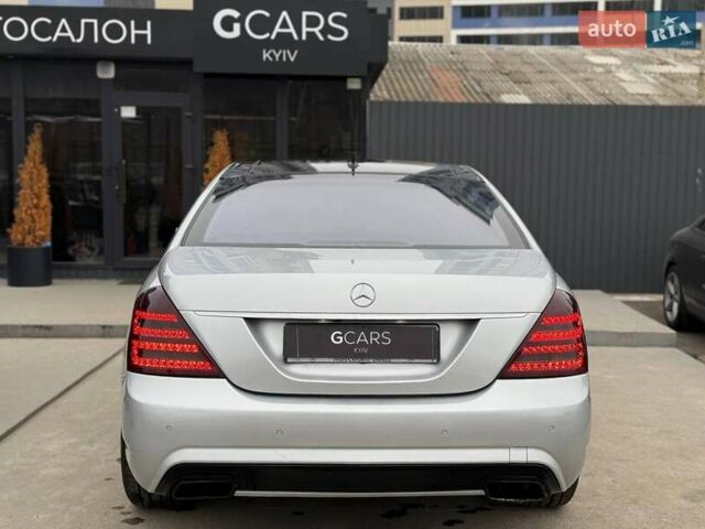 Сірий Мерседес С Клас, об'ємом двигуна 4.66 л та пробігом 195 тис. км за 11500 $, фото 4 на Automoto.ua