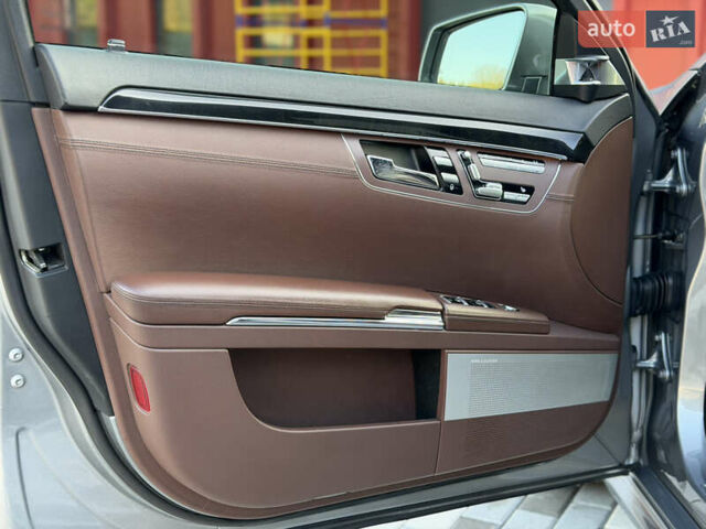 Сірий Мерседес С Клас, об'ємом двигуна 3 л та пробігом 270 тис. км за 19500 $, фото 23 на Automoto.ua