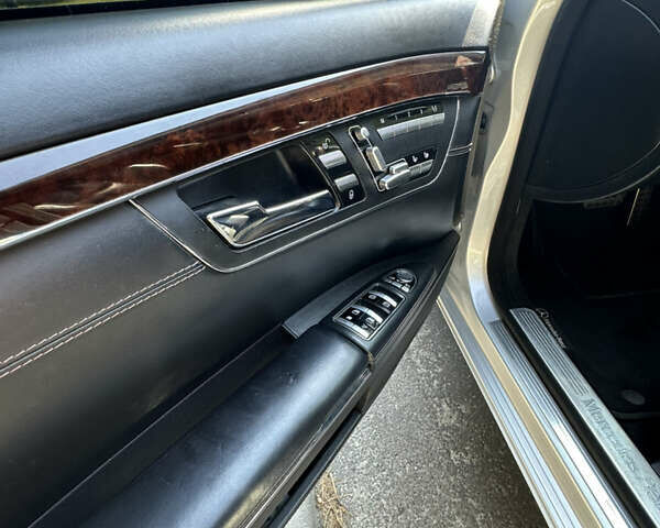 Серый Мерседес С Класс, объемом двигателя 4.66 л и пробегом 195 тыс. км за 13499 $, фото 11 на Automoto.ua