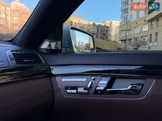 Сірий Мерседес С Клас, об'ємом двигуна 3 л та пробігом 272 тис. км за 21700 $, фото 28 на Automoto.ua