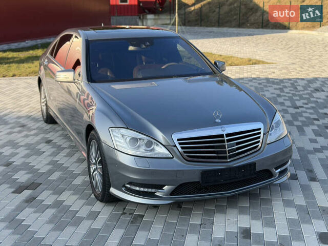Сірий Мерседес С Клас, об'ємом двигуна 3 л та пробігом 270 тис. км за 19500 $, фото 3 на Automoto.ua