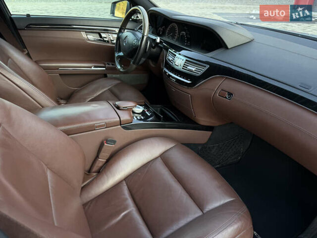 Сірий Мерседес С Клас, об'ємом двигуна 3 л та пробігом 270 тис. км за 19500 $, фото 40 на Automoto.ua