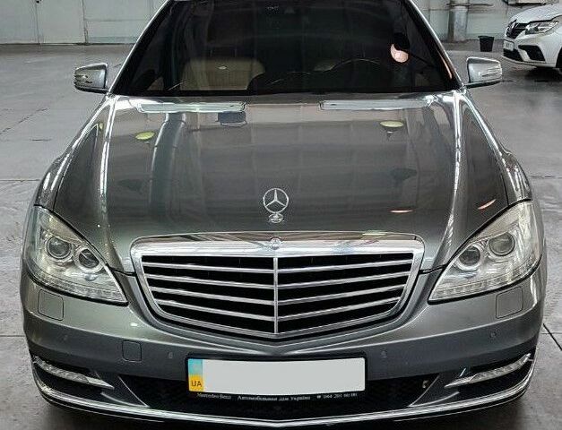 Серый Мерседес С Класс, объемом двигателя 4.7 л и пробегом 445 тыс. км за 22000 $, фото 3 на Automoto.ua