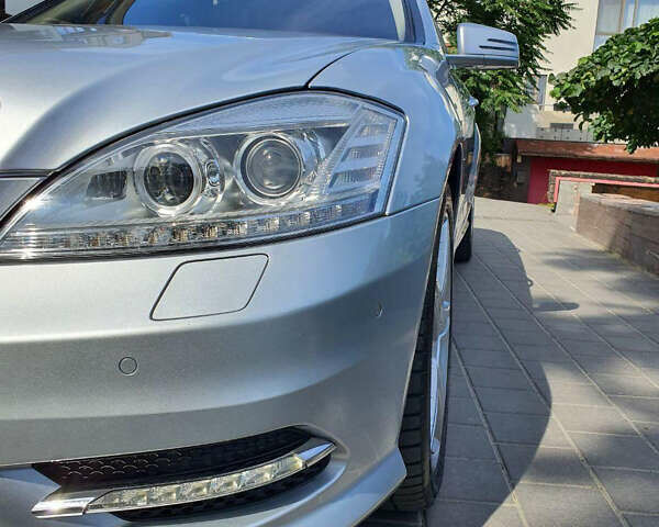 Серый Мерседес С Класс, объемом двигателя 4.7 л и пробегом 130 тыс. км за 26000 $, фото 2 на Automoto.ua