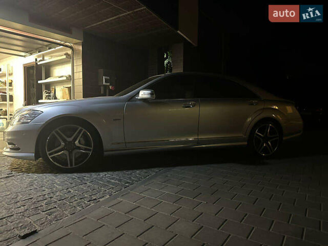 Серый Мерседес С Класс, объемом двигателя 4.7 л и пробегом 130 тыс. км за 26000 $, фото 7 на Automoto.ua