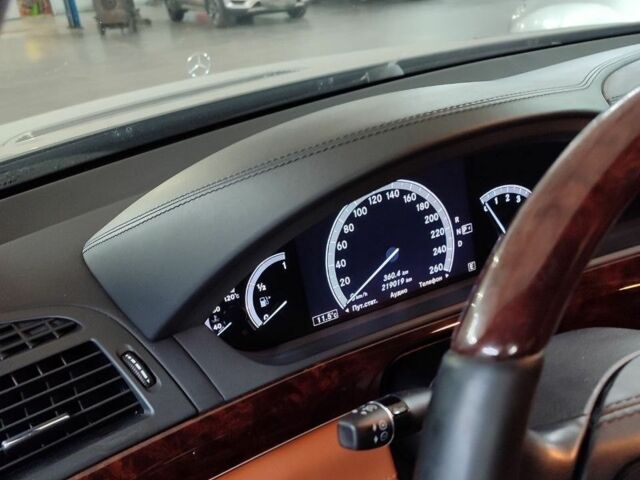 Серый Мерседес С Класс, объемом двигателя 4.7 л и пробегом 219 тыс. км за 24000 $, фото 7 на Automoto.ua