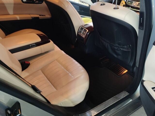 Серый Мерседес С Класс, объемом двигателя 4.7 л и пробегом 445 тыс. км за 22000 $, фото 10 на Automoto.ua