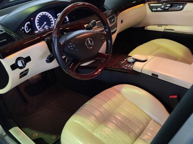 Серый Мерседес С Класс, объемом двигателя 4.7 л и пробегом 445 тыс. км за 22000 $, фото 7 на Automoto.ua