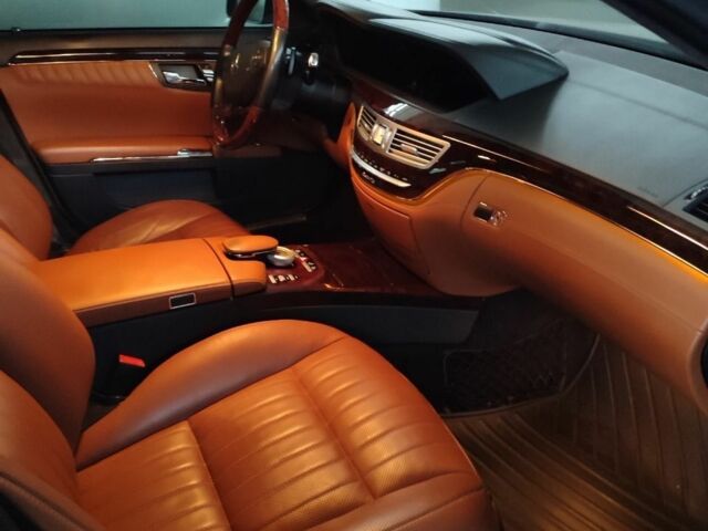 Серый Мерседес С Класс, объемом двигателя 4.7 л и пробегом 219 тыс. км за 24000 $, фото 6 на Automoto.ua