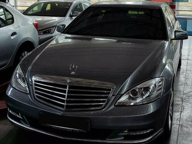 Сірий Мерседес С Клас, об'ємом двигуна 4.66 л та пробігом 219 тис. км за 24000 $, фото 4 на Automoto.ua