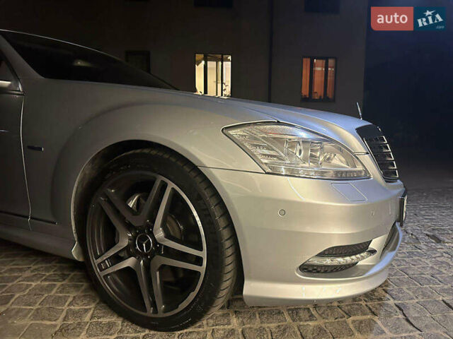 Серый Мерседес С Класс, объемом двигателя 4.7 л и пробегом 130 тыс. км за 26000 $, фото 8 на Automoto.ua