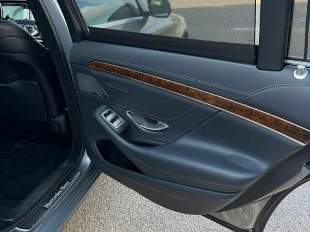Серый Мерседес С Класс, объемом двигателя 4.66 л и пробегом 296 тыс. км за 35000 $, фото 68 на Automoto.ua